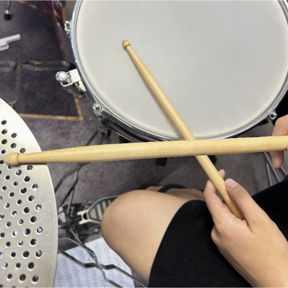 زوج واحد من عصي الطبول المصنوع - مراجعة Drum Stick 5A وسعره